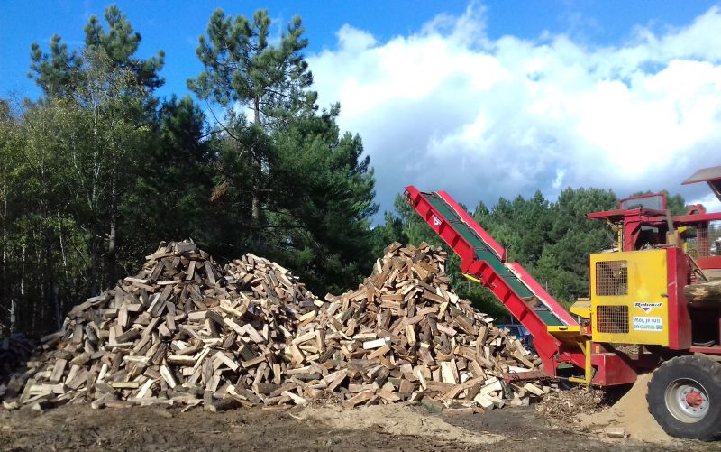 Trois CUMA de Basse-Normandie investissent dans un combiné bois-bûche – Chauffage  bois aujourd'hui : Magazine professionnel du chauffage domestique au bois